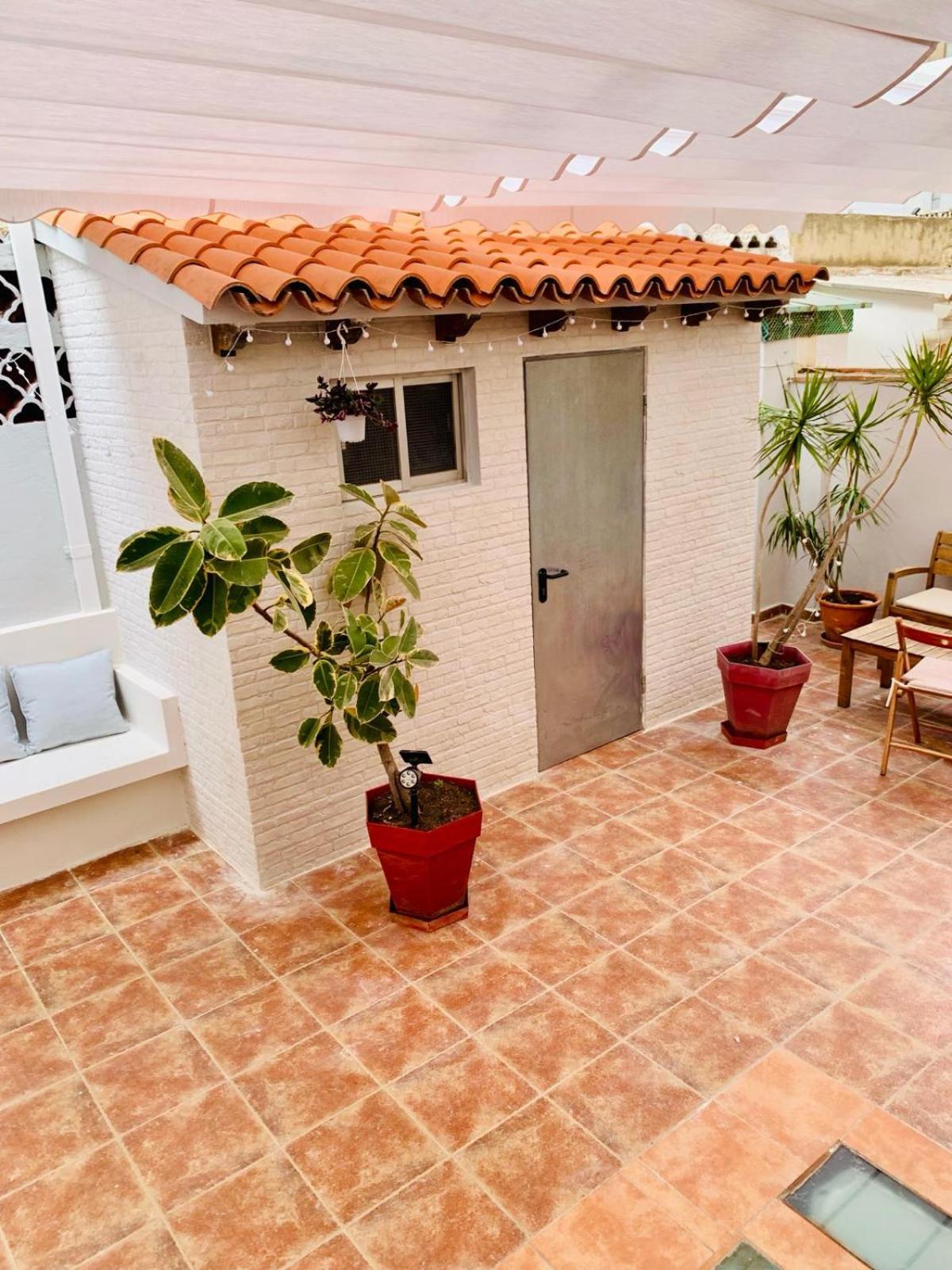 Piso Centrico Con Bonita Terraza * Valencia