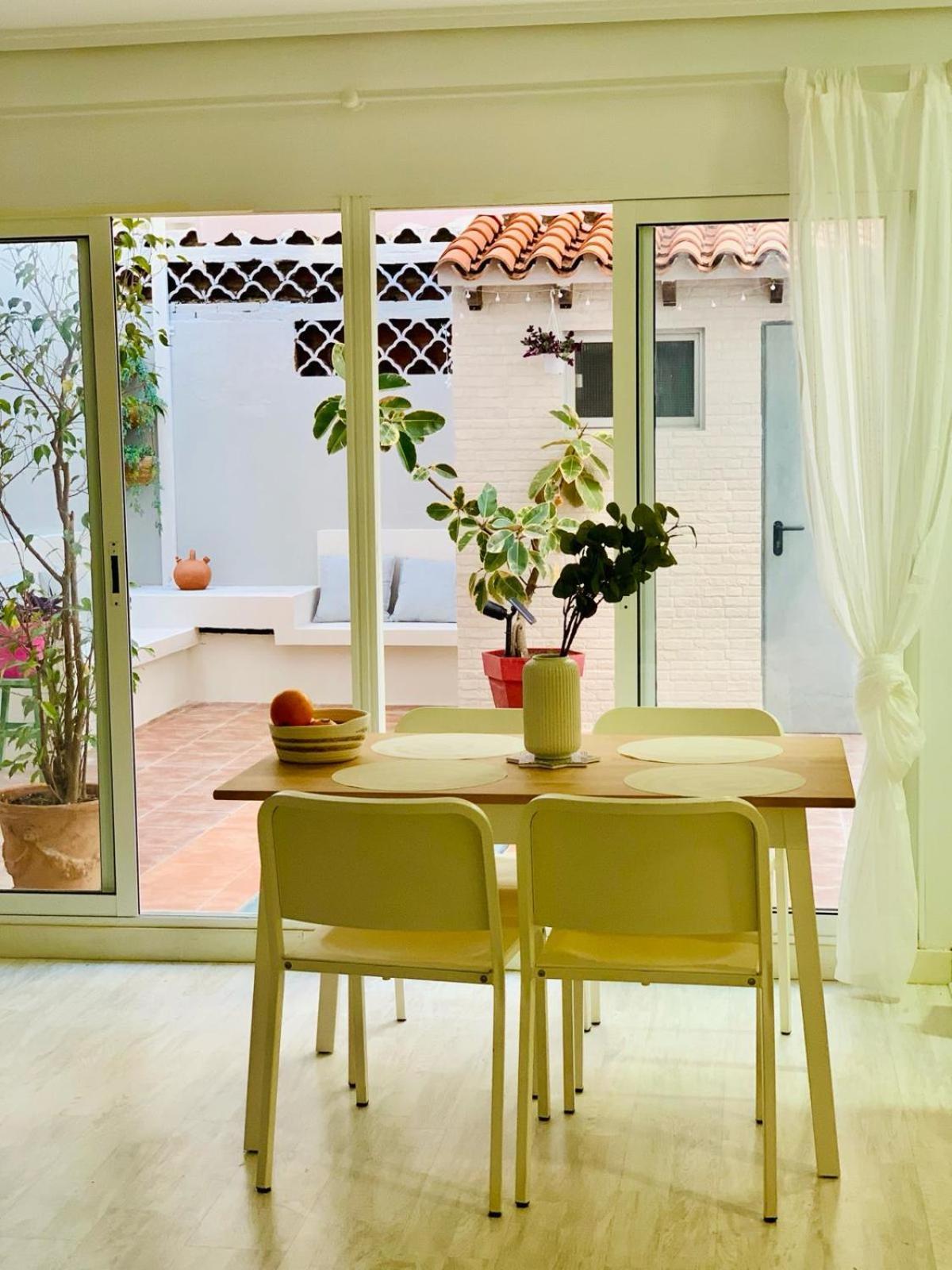 Piso Centrico Con Bonita Terraza Appartamento Valenza